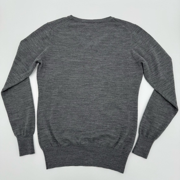 Cutter & Buck Merino Wool Gray V-Neck Sweater Medium Golf Preppy Machine Wash - Picture 6 of 11
